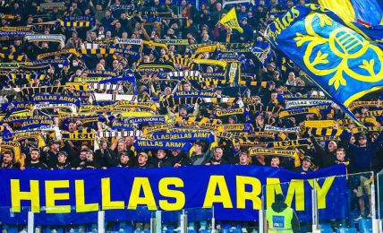 Napoli Verona tifosi gialloblù