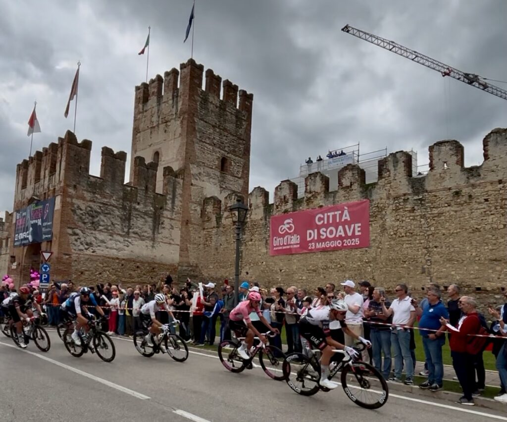 Giro d'Italia Maglia Rosa a Soave 2025