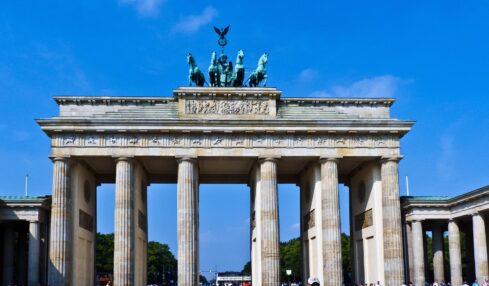 Immagine-Pixabay-treptoweralex-brandenburg-gate-1041803_1920
