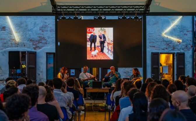 Palco di Iconografie 2026, festival sul XXI secolo a Milano