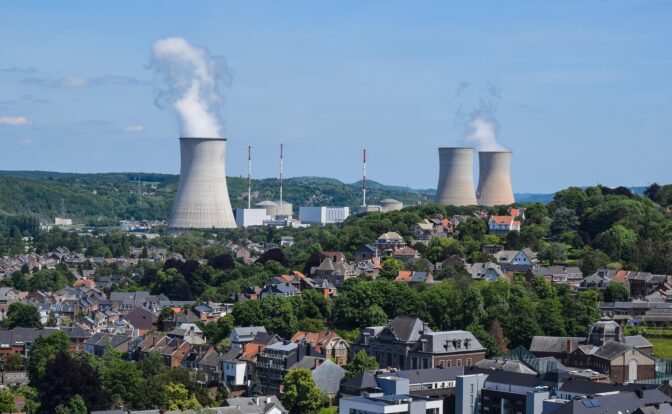Immagine-Pixabay-ben_kerckx-nuclear-power-4316027_1920